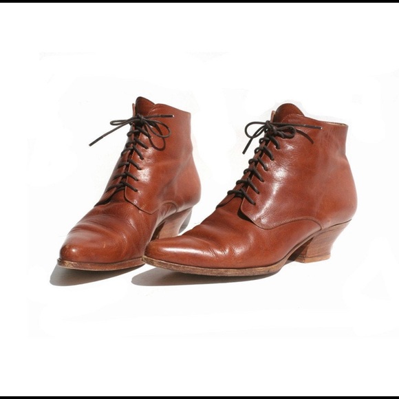 Vintage Shoes - Vintage Beautiful sienna brown leather booties 6